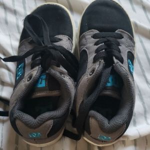 DC shoes